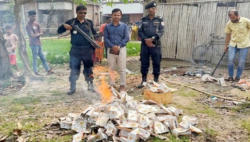 নকল স্যালাইন উৎপাদন, কারখানা মালিককে লাখ টাকা জরিমানা 1 paabnnaa