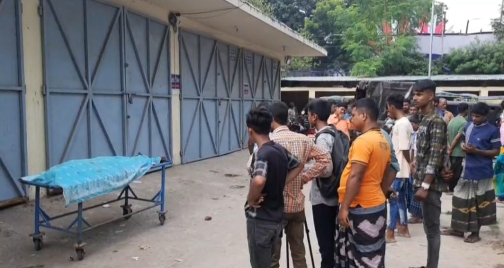 কুপিয়ে পালানোর সময় একজনকে পিটিয়ে হত্যা 1 IMG 20241010 141412