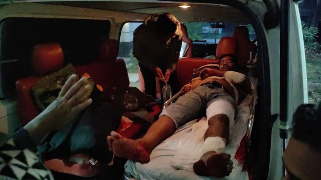 সময় টিভির সাংবাদিক সজিবকে কুপিয়েছে দুর্বৃত্তরা 1 narail pic 4