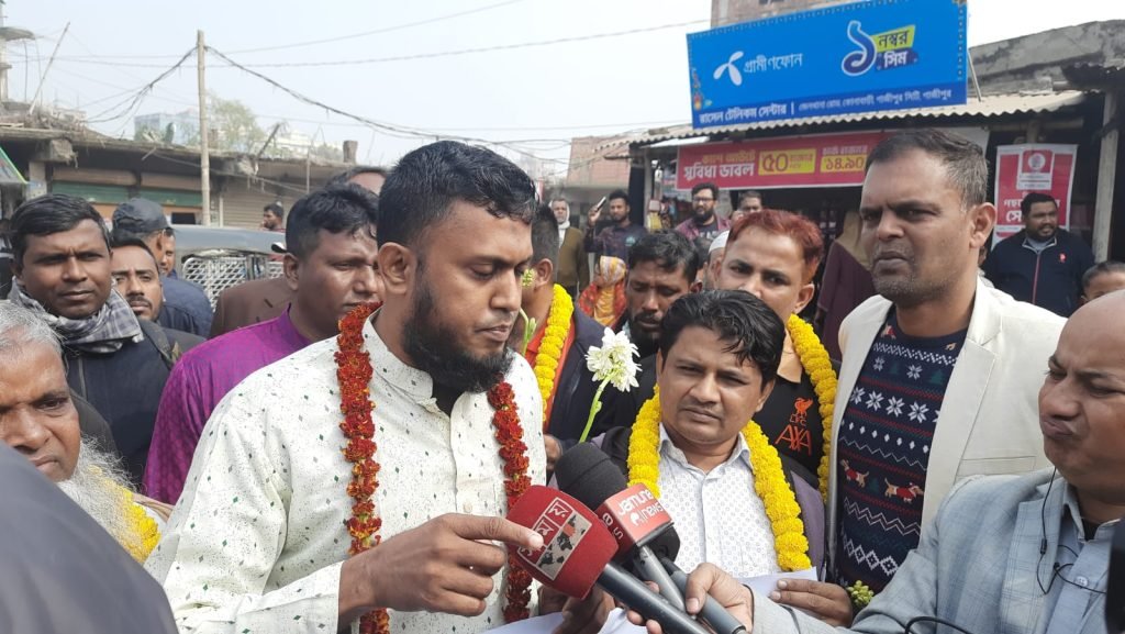 'বাবাকে আমি চিনিনা, বড় হয়ে শুনেছি কারাগারে বন্দি' 2 bangla times 3