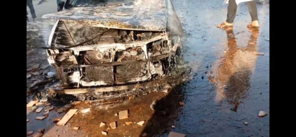 প্রাইভেটকারে গ্যাস নেয়ার সময় আগুনে পুড়ে শিশুর মৃত্যু 1 Messenger creation 4E642383 B2FC 414A A251 7386C088DD61