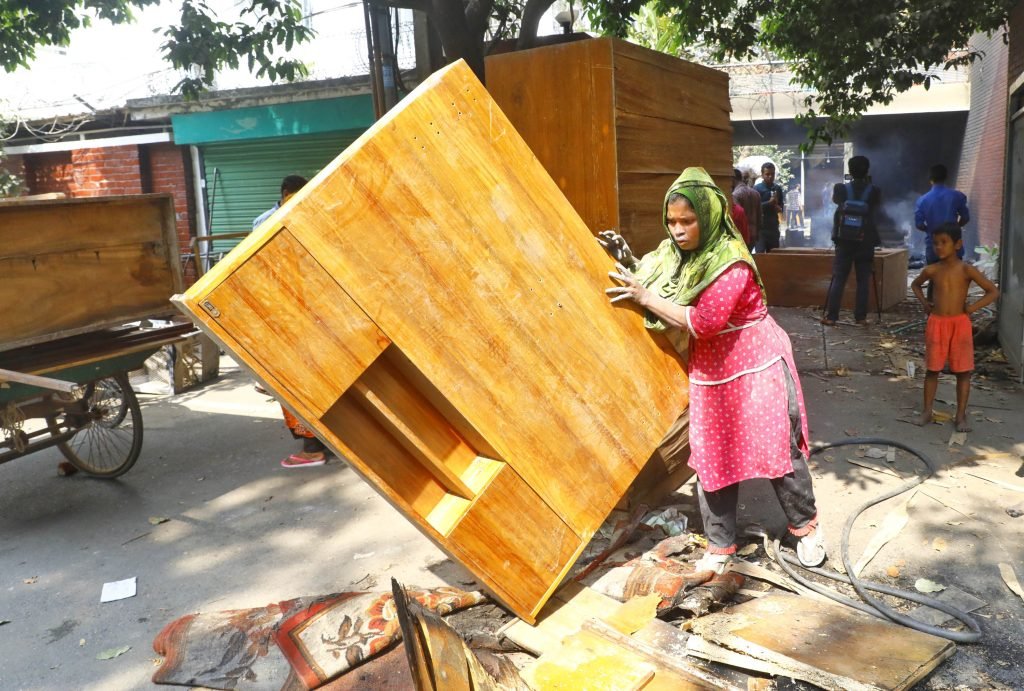 ৩২ নম্বরের বাড়িটি এখন ধ্বংসস্তূপ 4 bangla times6