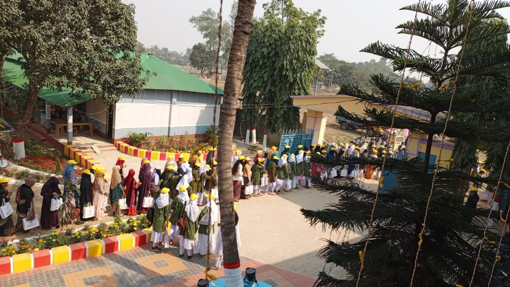 ফুলবাড়ী মহিলা ডিগ্রি কলেজের রজতজয়ন্তী আজ 2 fullbare pic